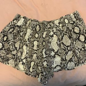 Snakeprint Short